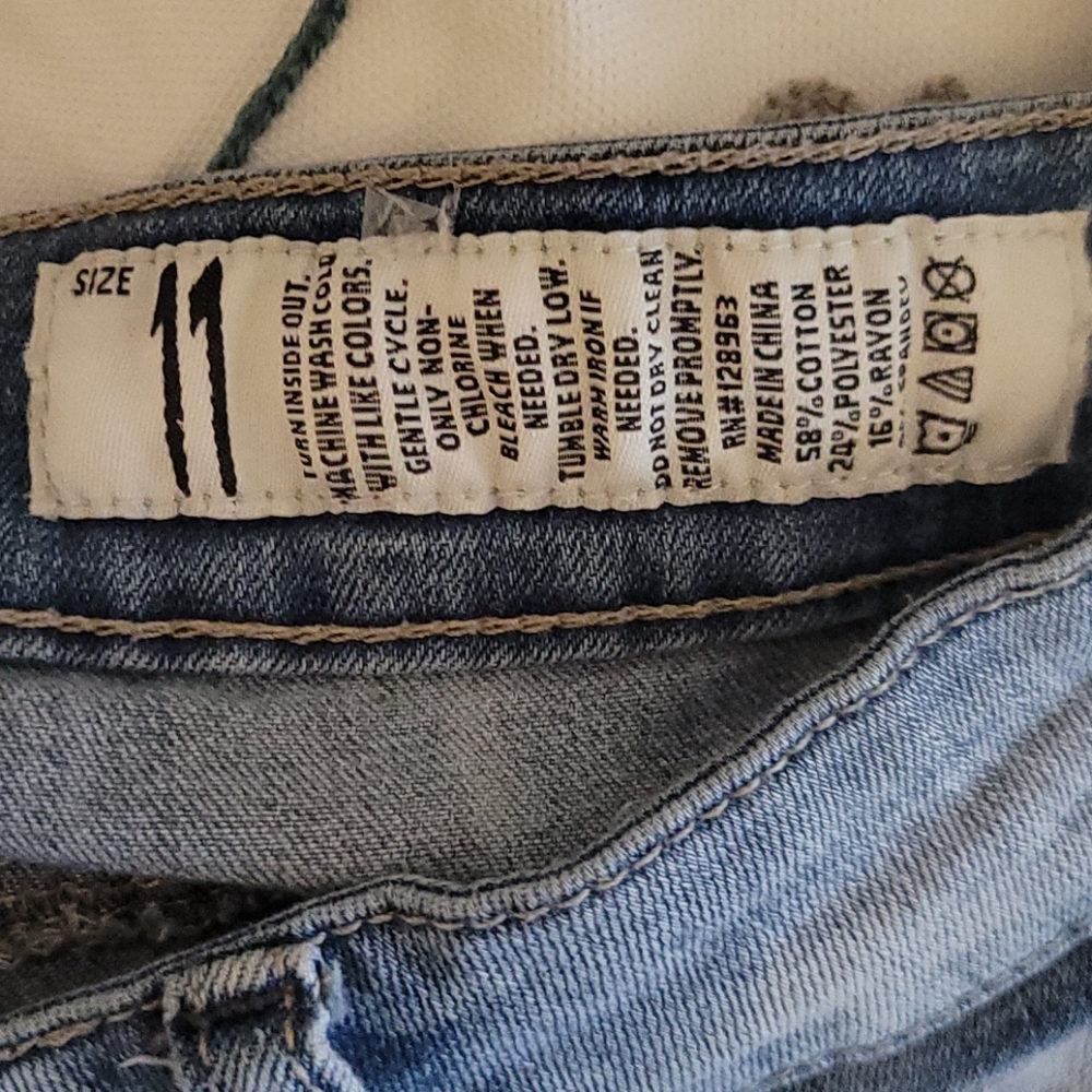 Jeans - Picture 6 of 6